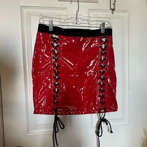 ✨Red patent skirt ✨